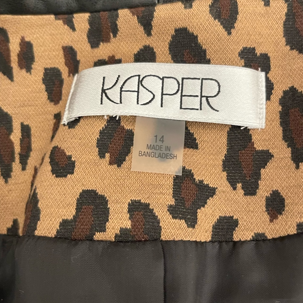 Kasper Animal Print Trench Coat with Black Accents - Picture 4 of 4